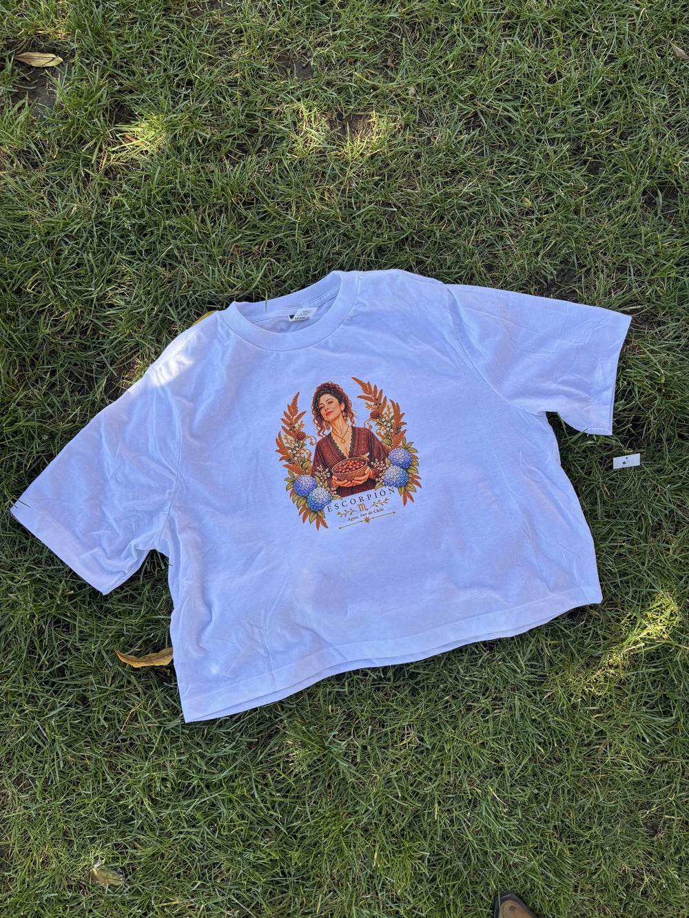 Polera Crop Top Zodiaco Chileno – Ilustración Astral