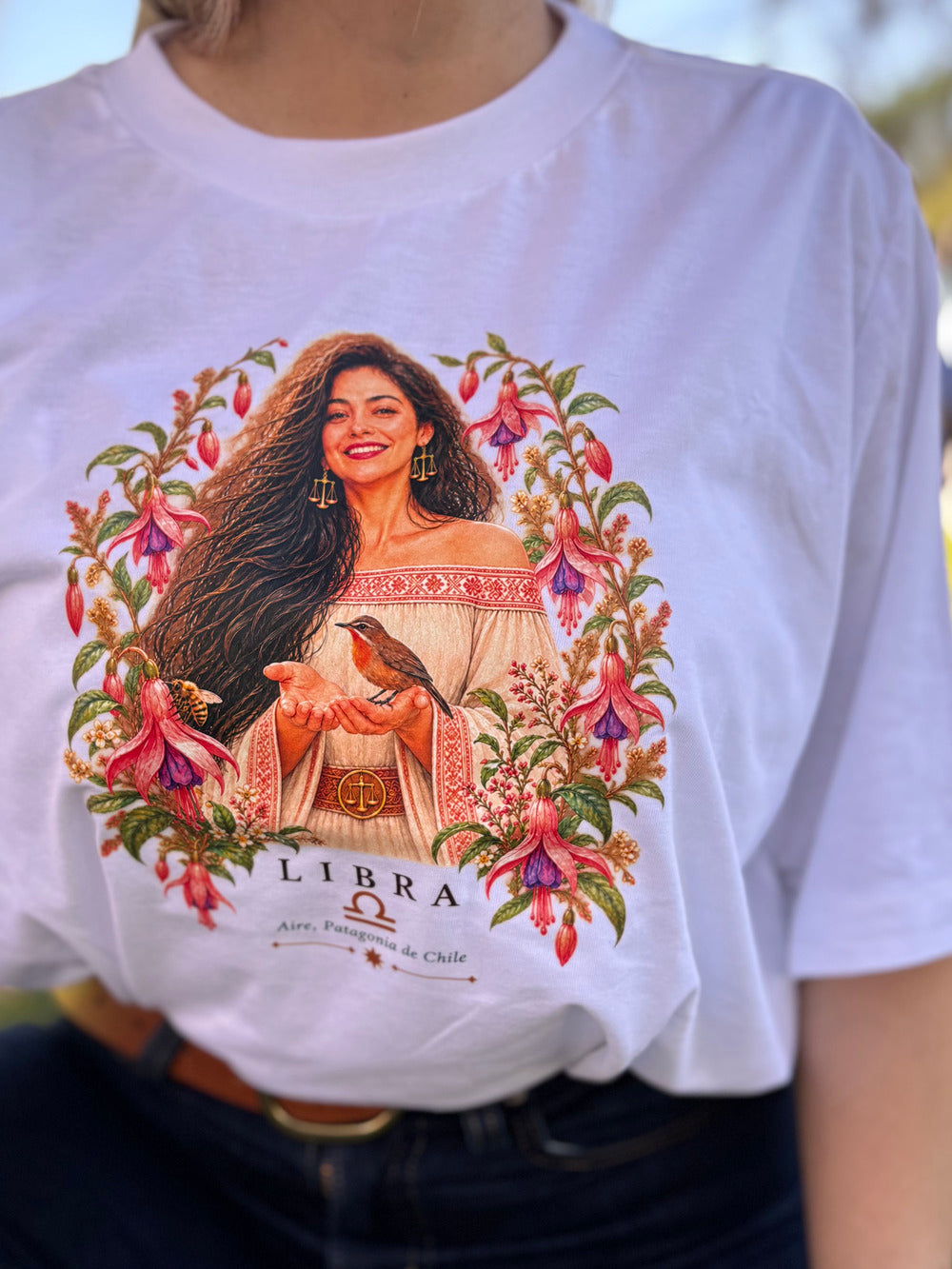 Polera Crop Top Zodiaco Chileno – Ilustración Astral