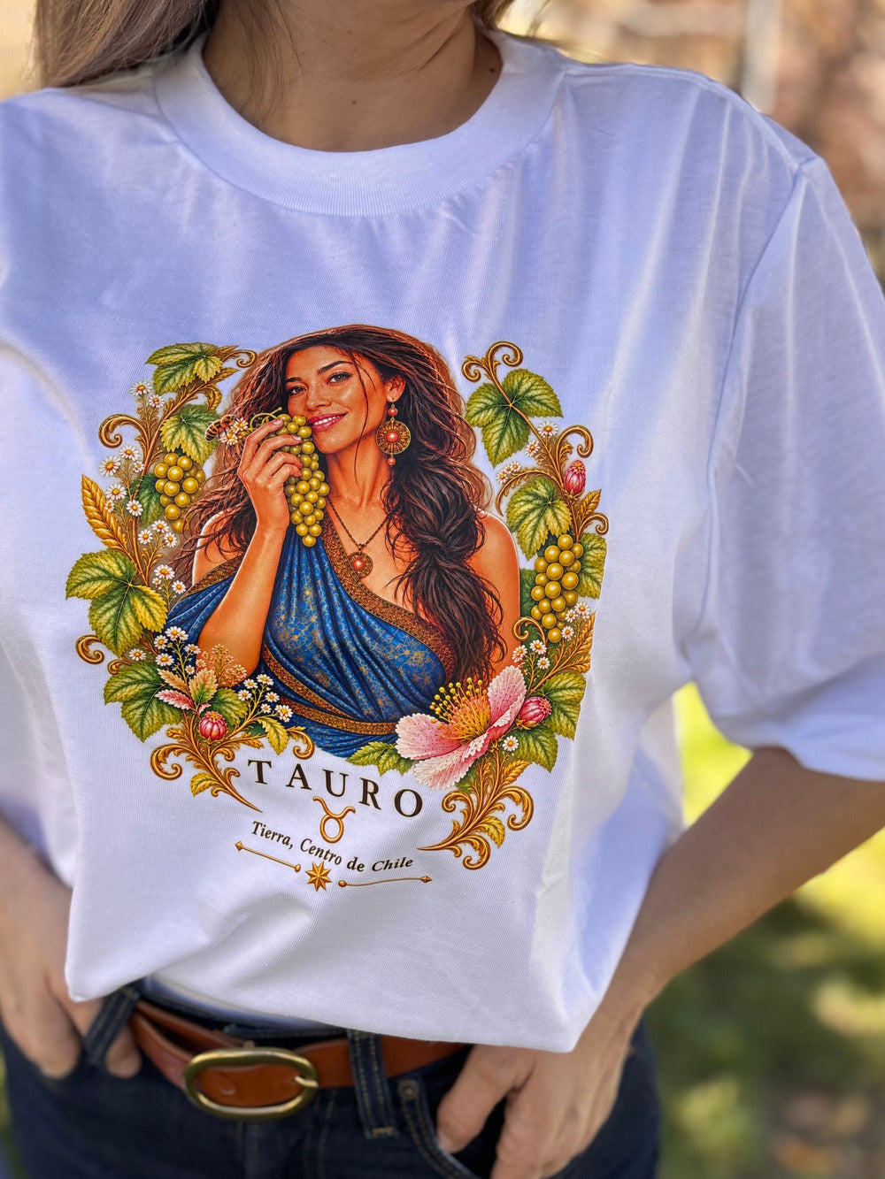 Polera Crop Top Zodiaco Chileno – Ilustración Astral