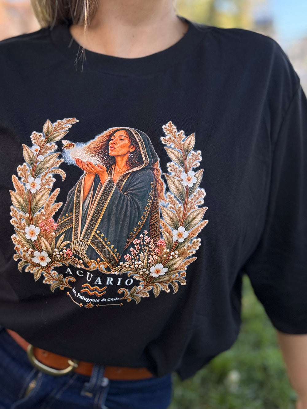 Polera Crop Top Zodiaco Chileno – Ilustración Astral