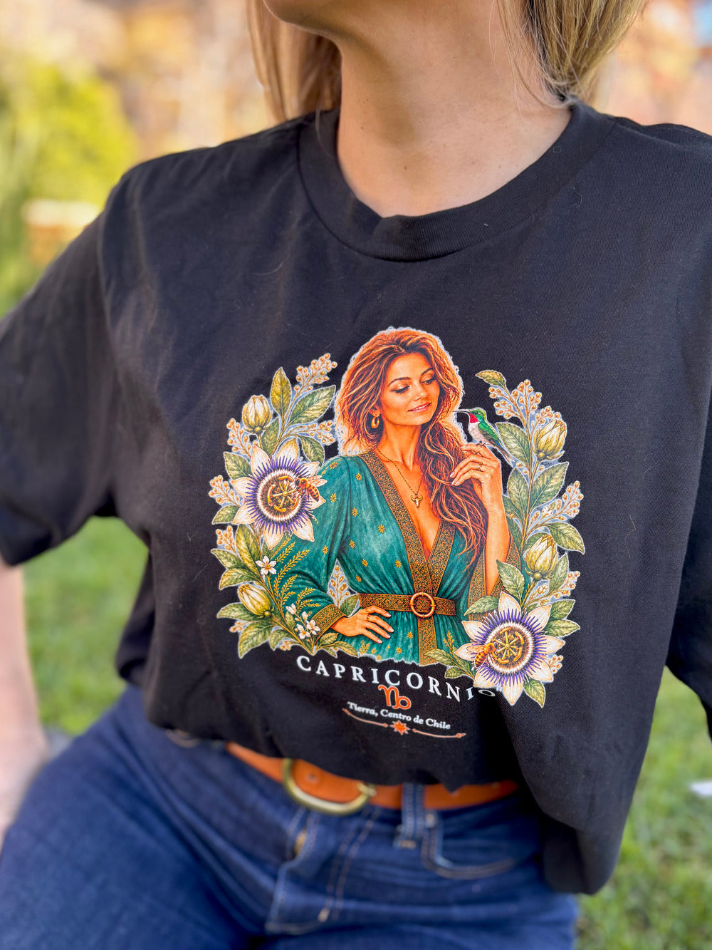 Polera Crop Top Zodiaco Chileno – Ilustración Astral